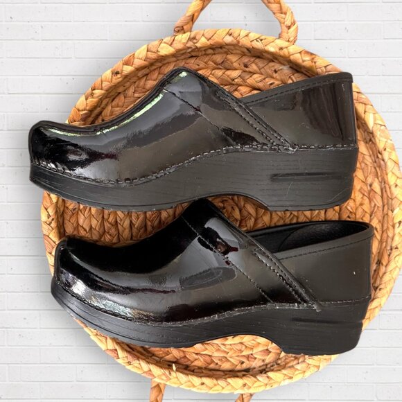 DANSKO Black Patent Leather Clogs Comfort Slip On Mules Shoes Size 38 - Picture 2 of 11